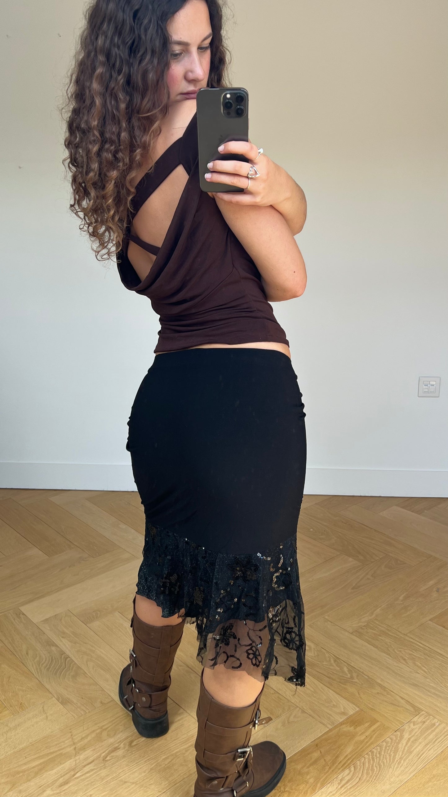 00s black sequin midi skirt- size M