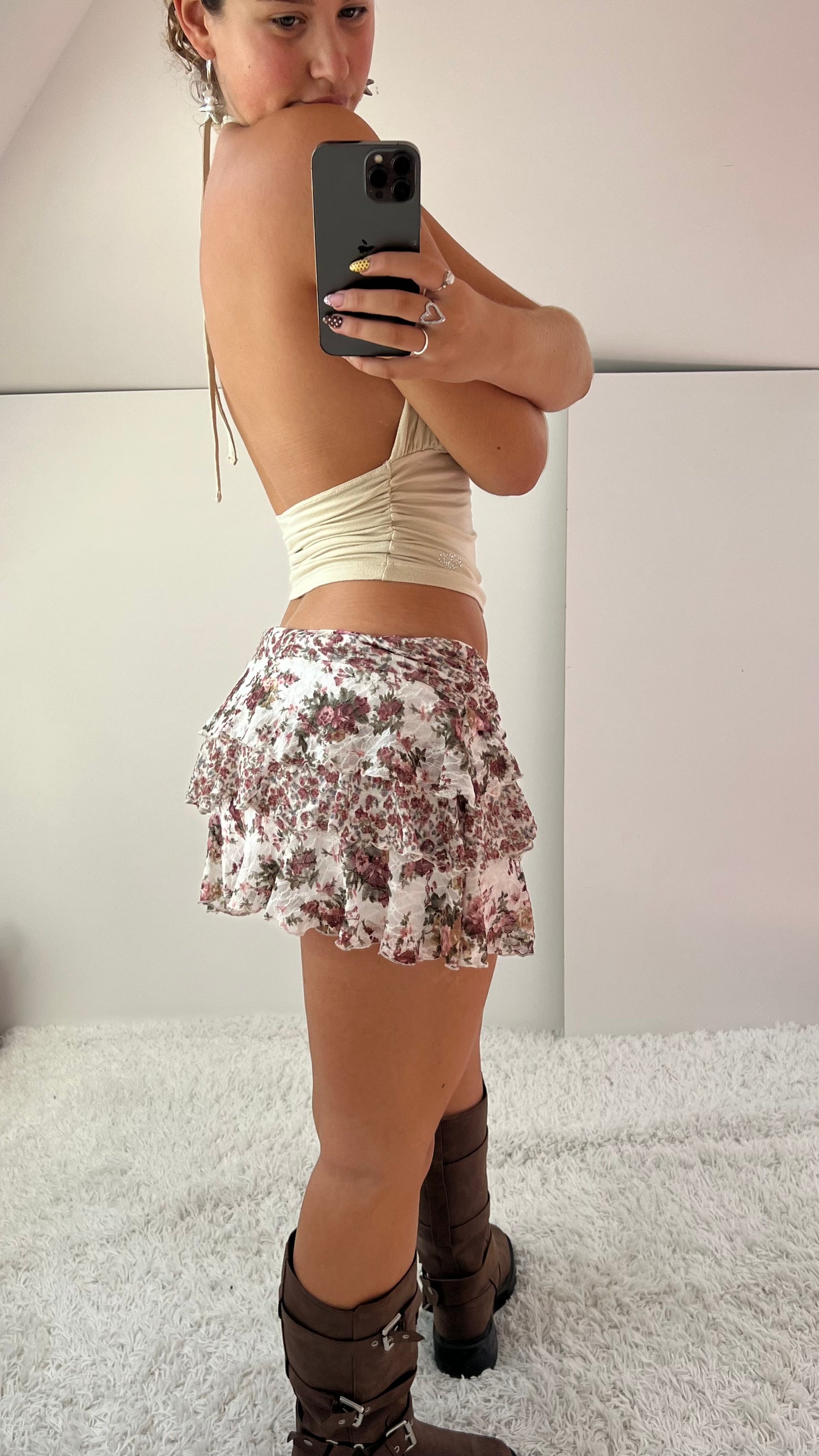 00s floral ruffle mini skirt- size M