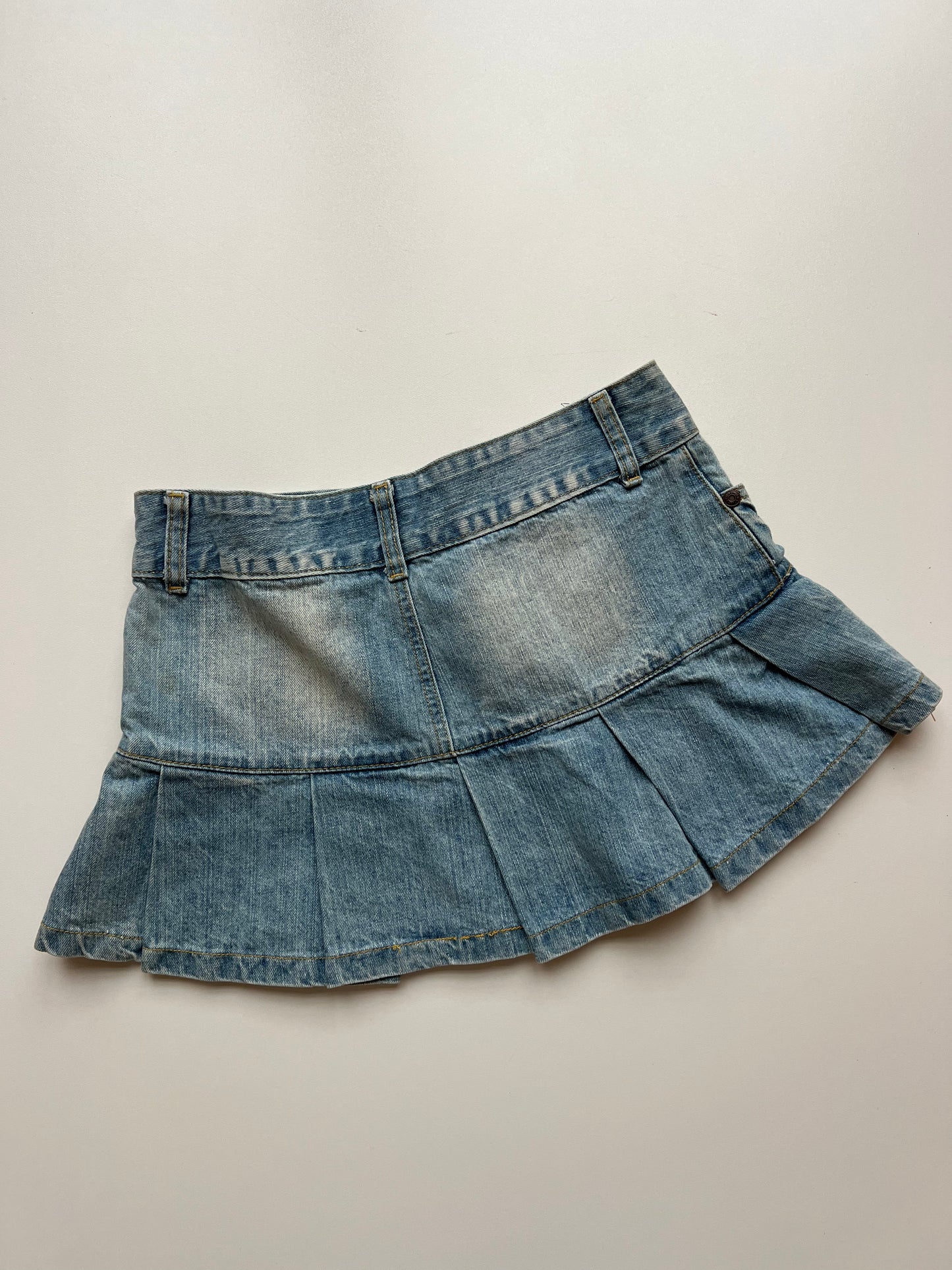 00s denim pleated mini skirt- size XS