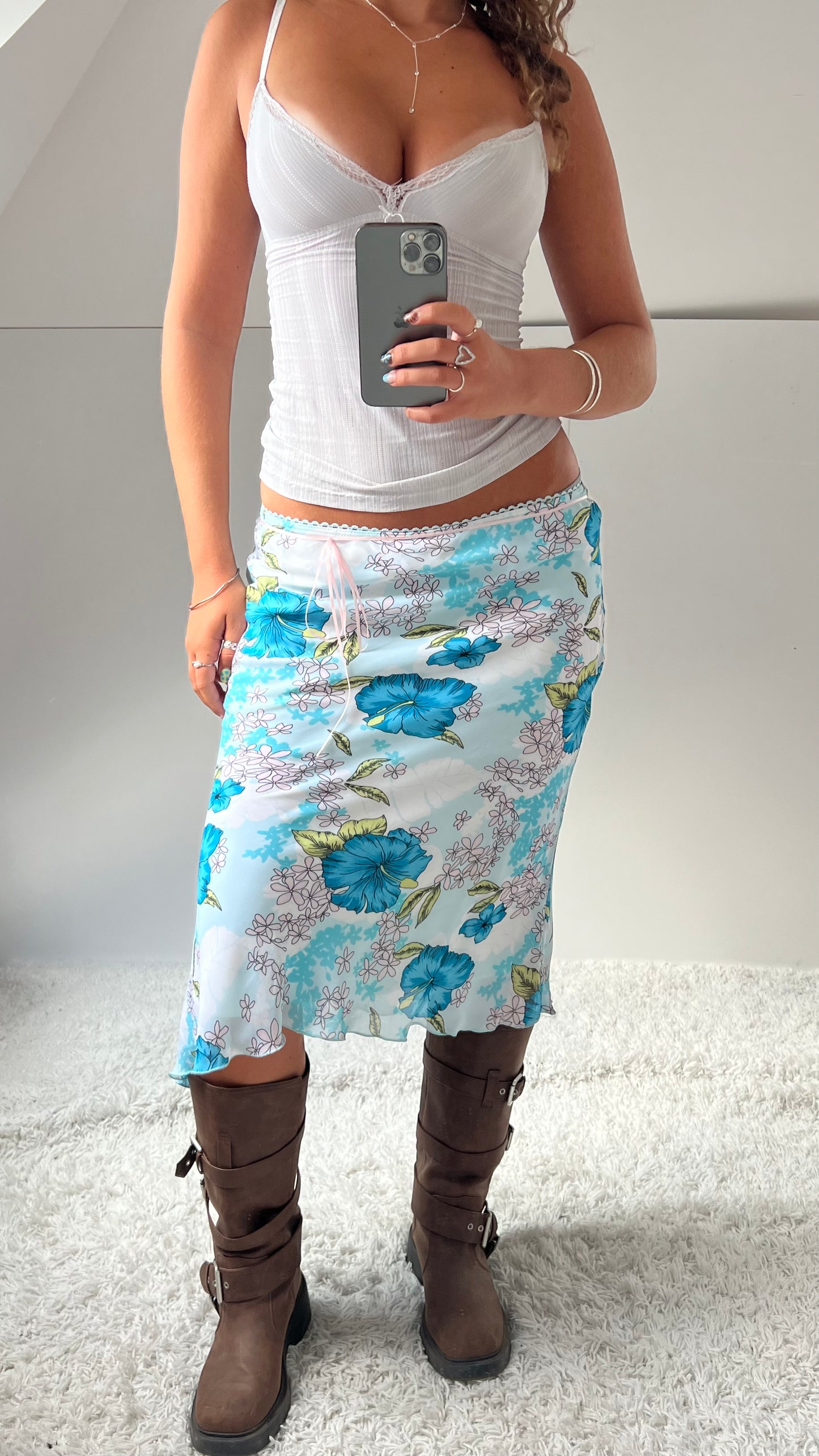00s blue floral midi skirt- size M