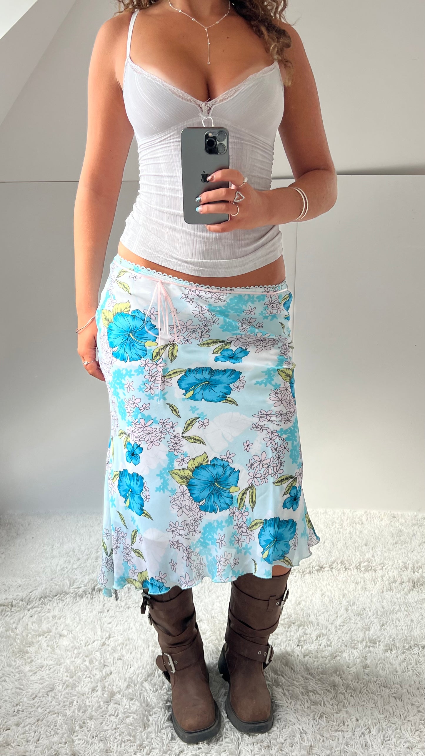 00s blue floral midi skirt- size M
