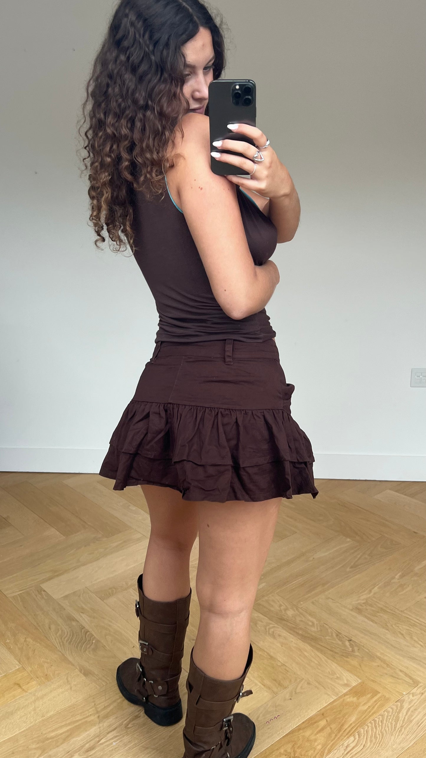 00s brown ruffle mini skirt- size S