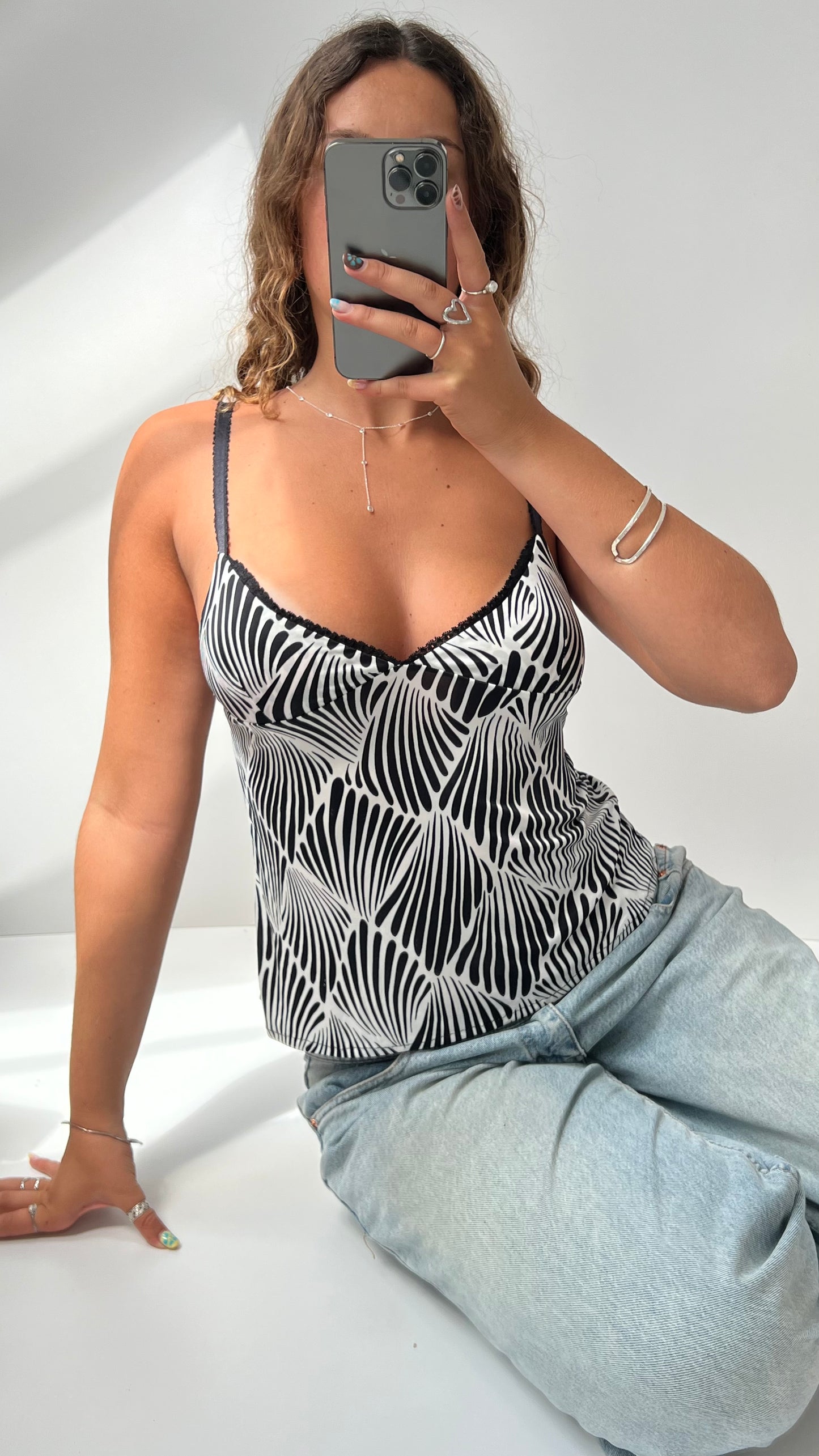 00s black and white patterned cami- size XS
