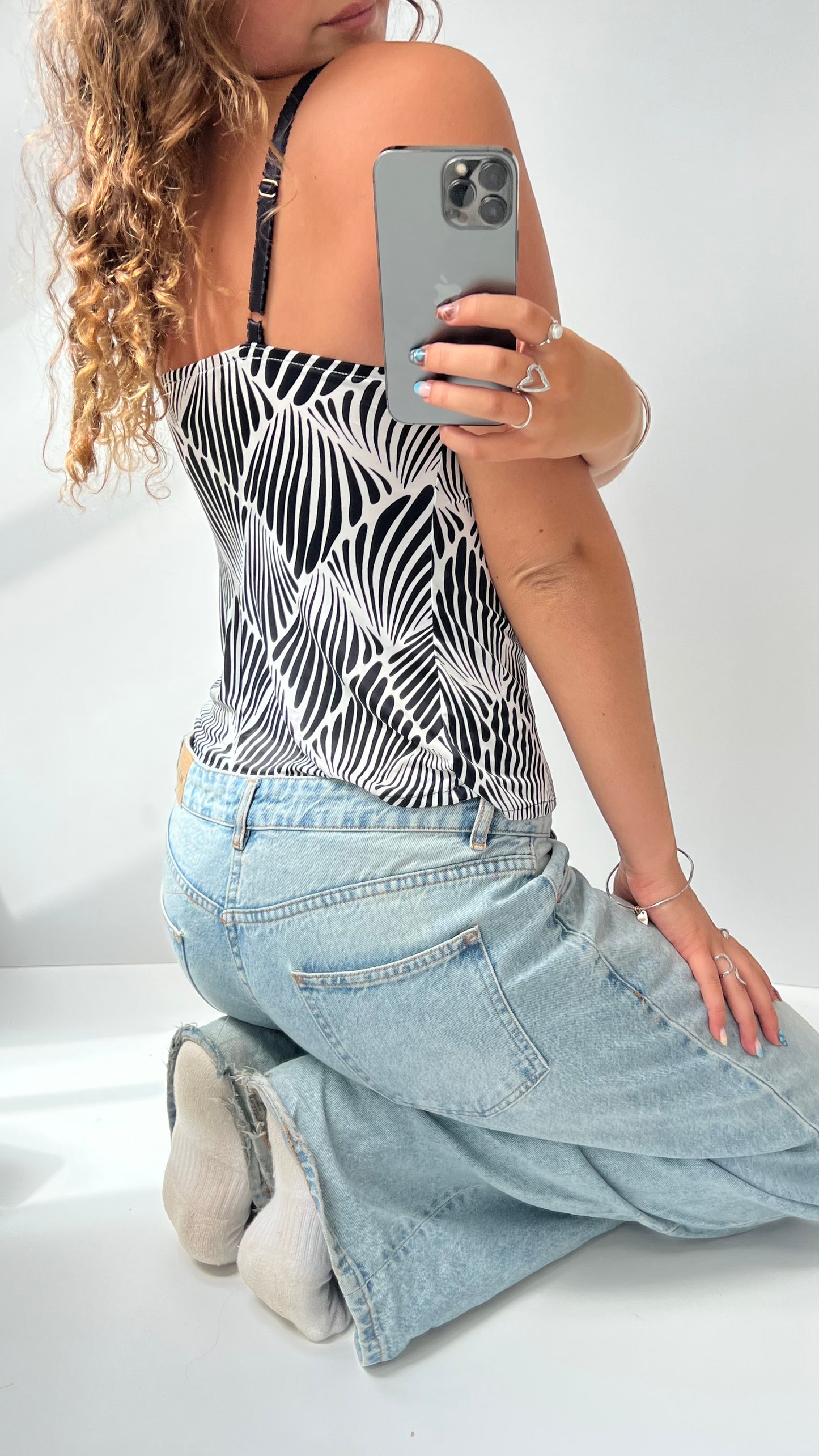 00s black and white patterned cami- size XS