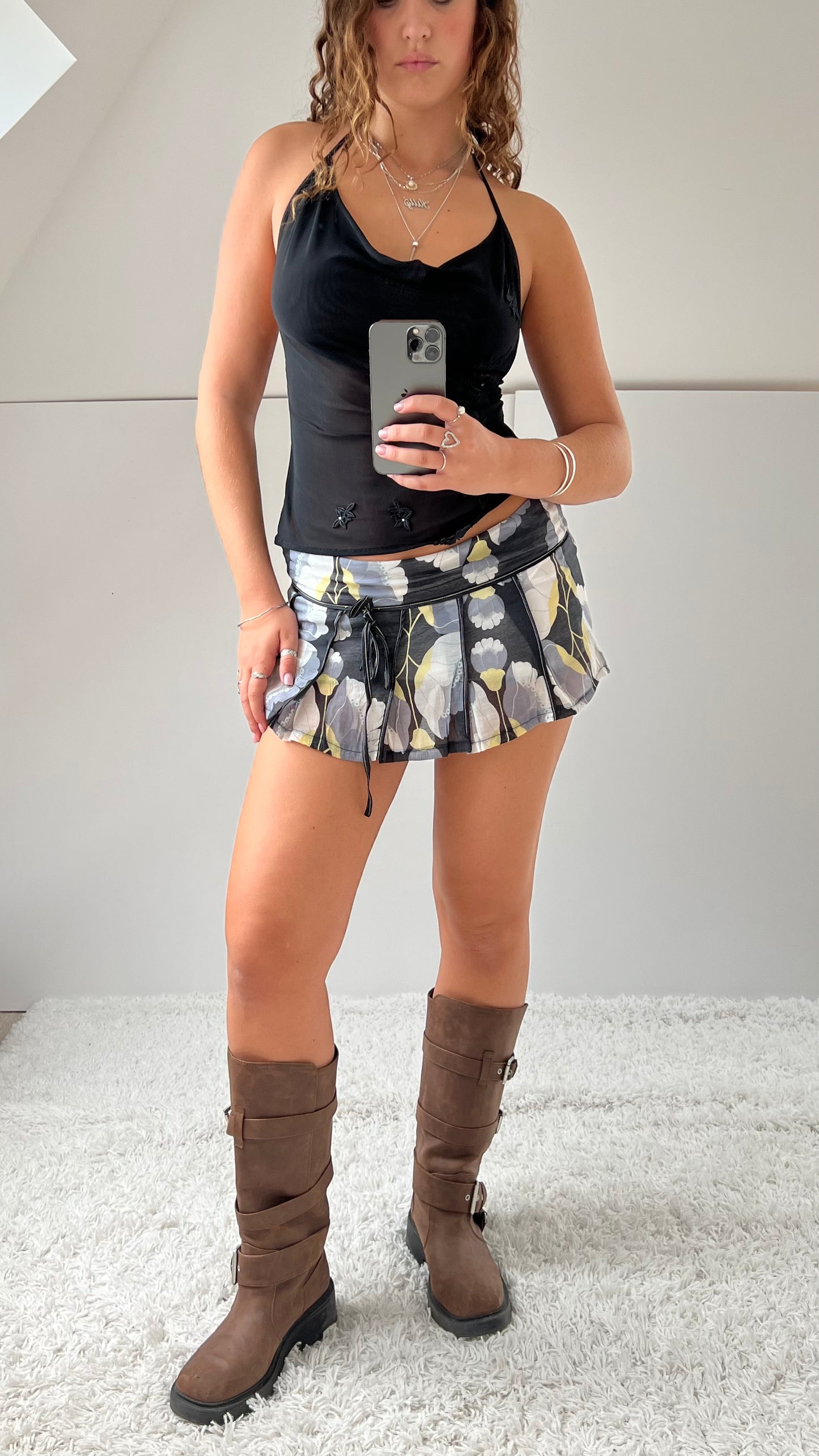 00s grey floral mini skirt- size S