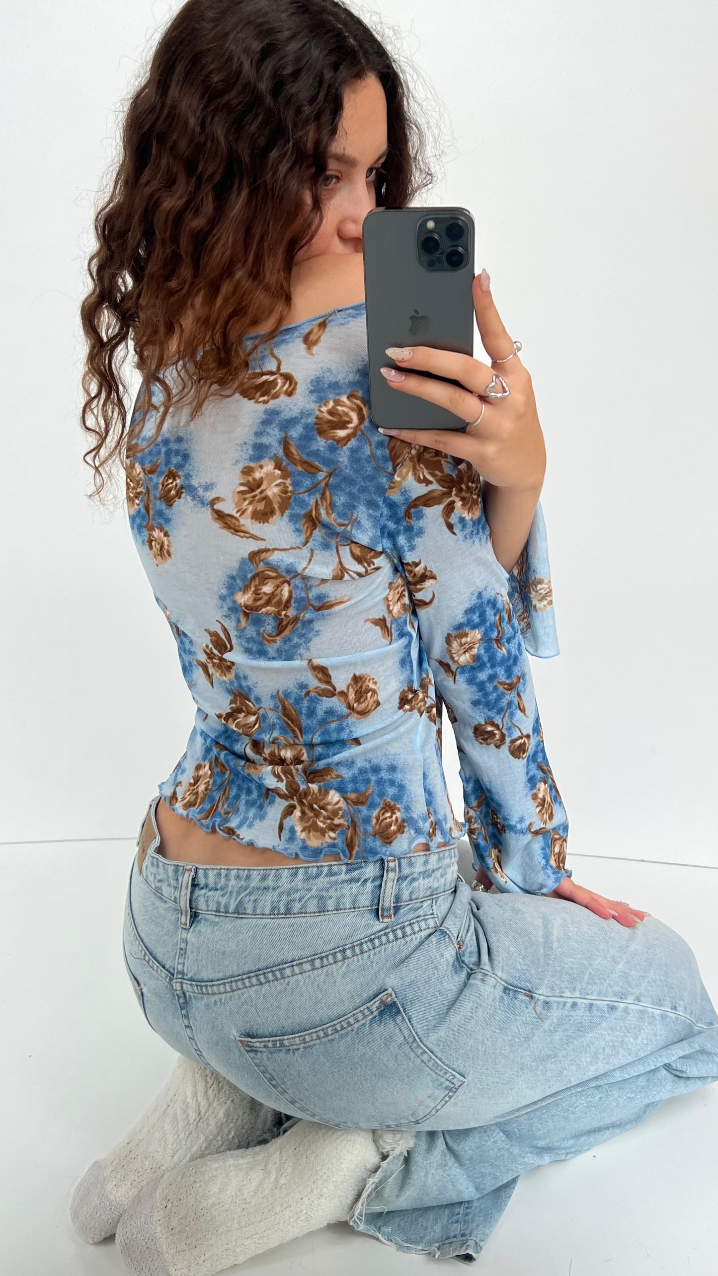 00s blue floral top- size L