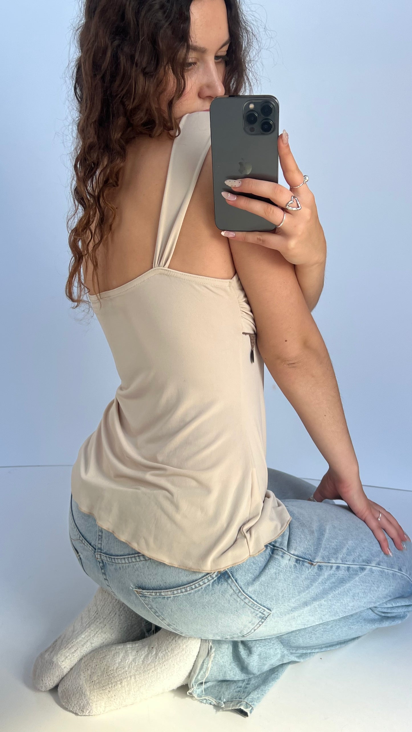 00s beige charm cami- size L