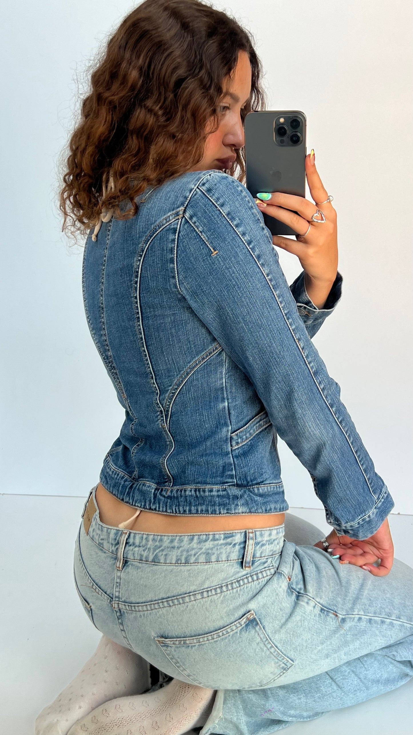00s denim jacket- size M