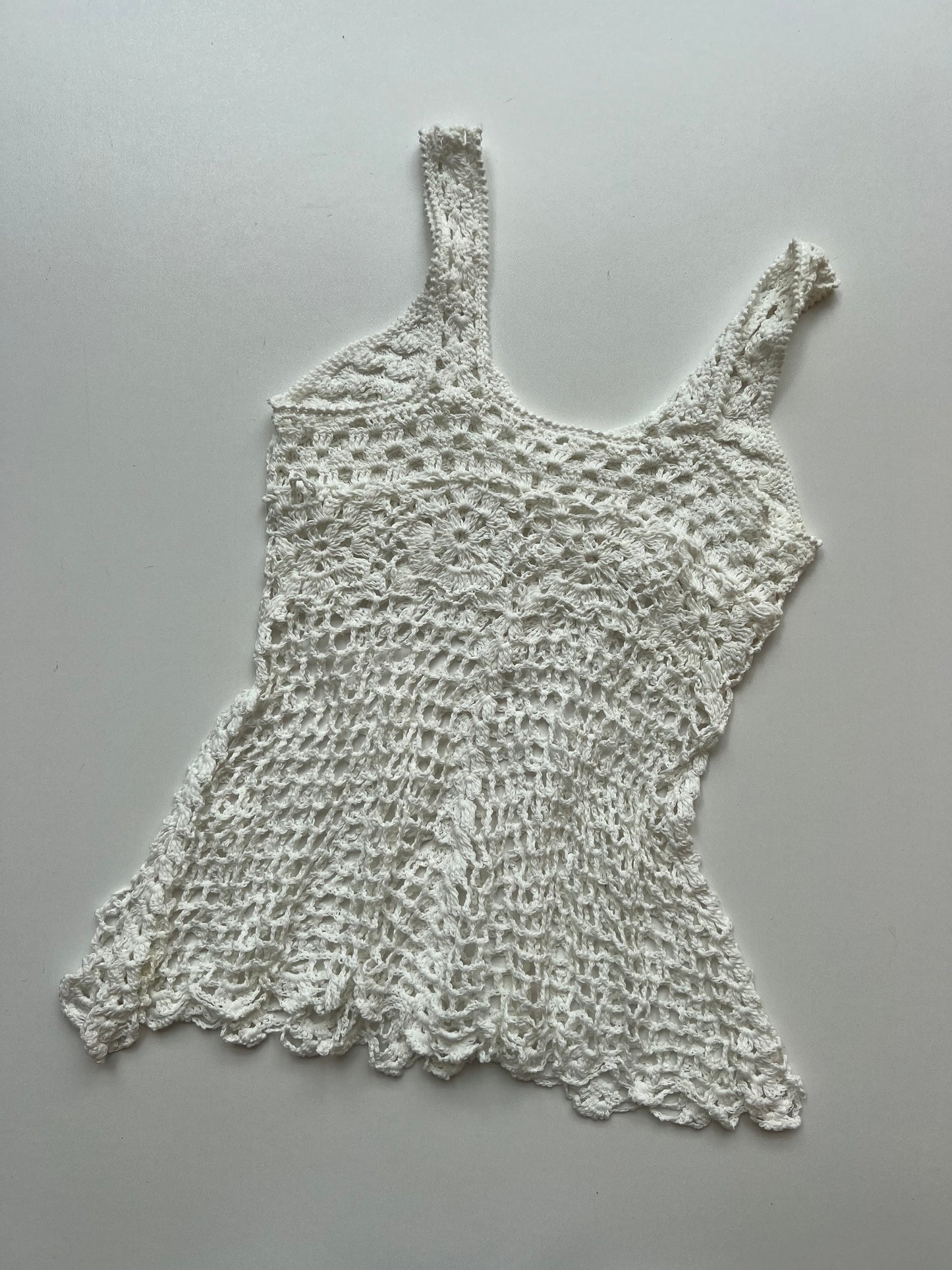 00s white crochet cami- size XS