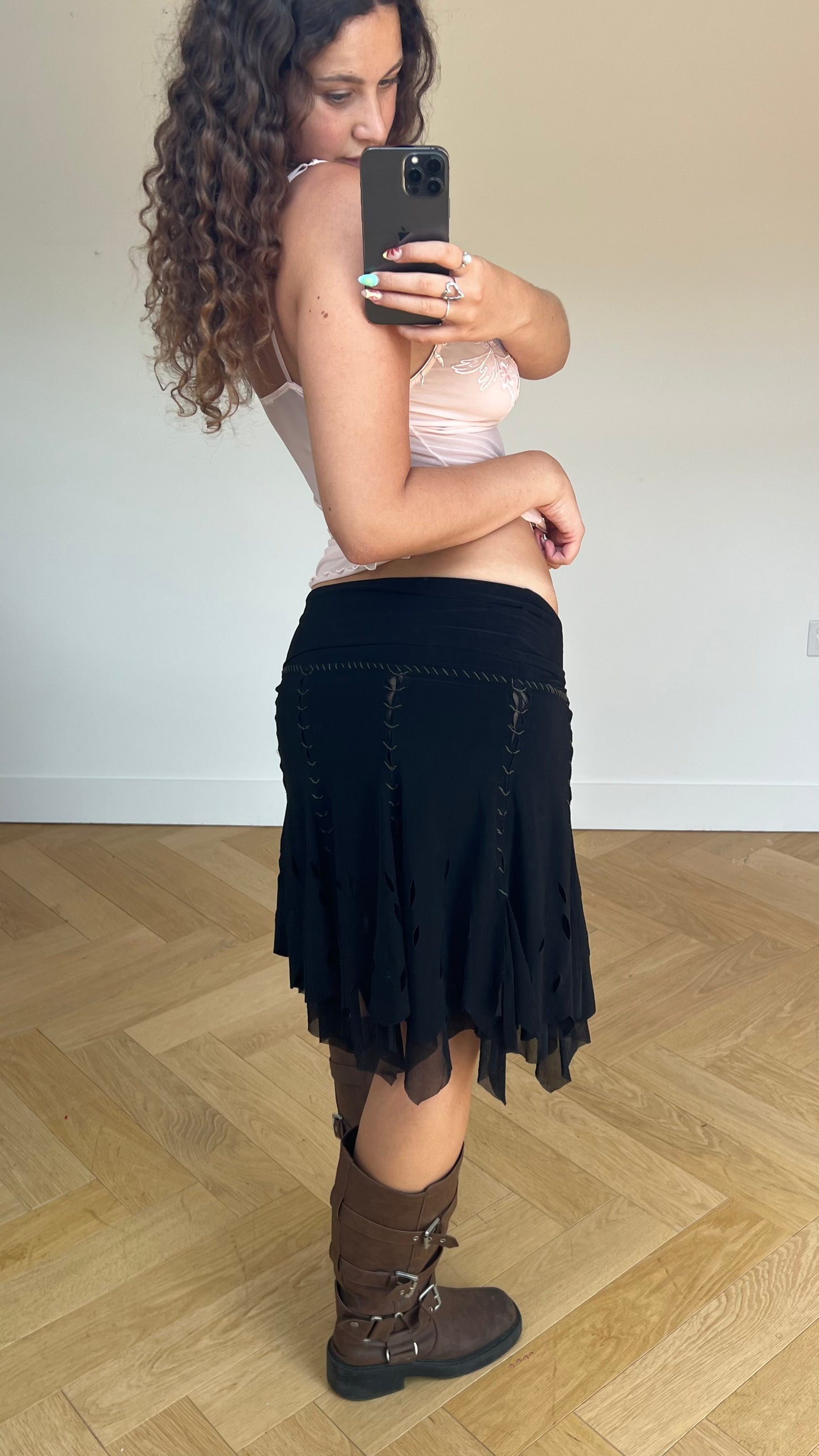 00s black embroidered midi skirt- size S