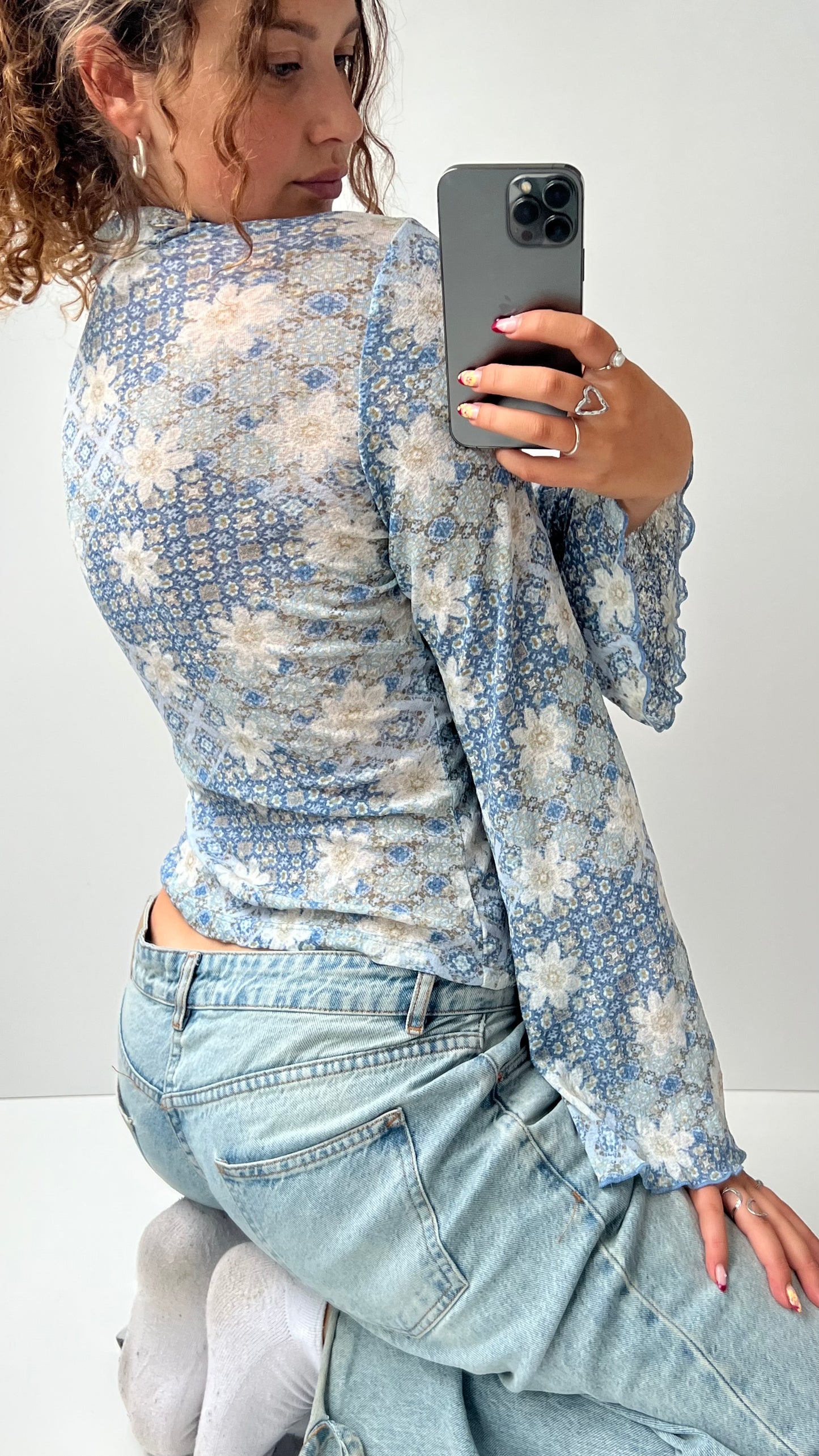 00s blue mesh long sleeve top- size M