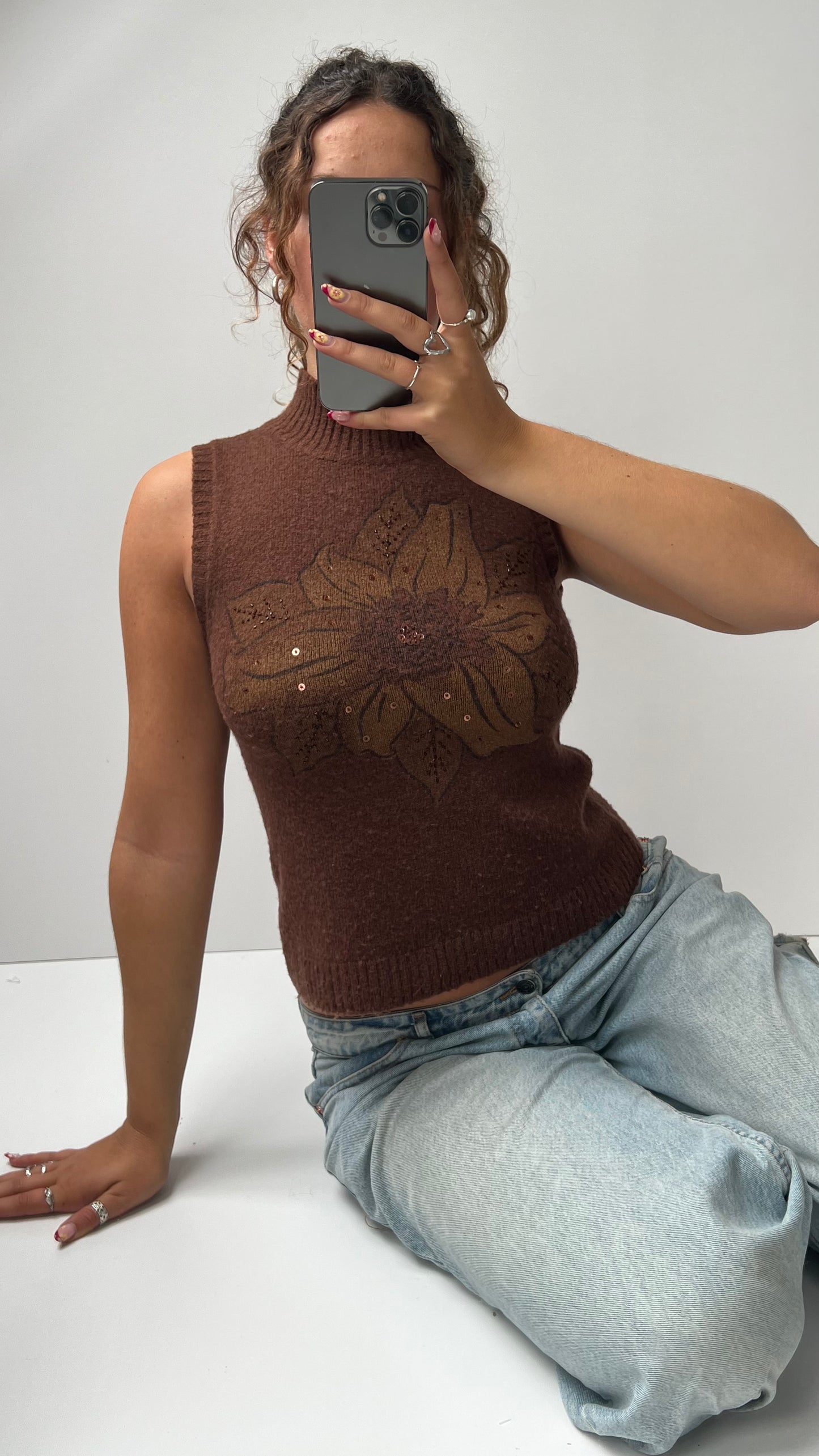 00s brown knit flower vest- size S/M