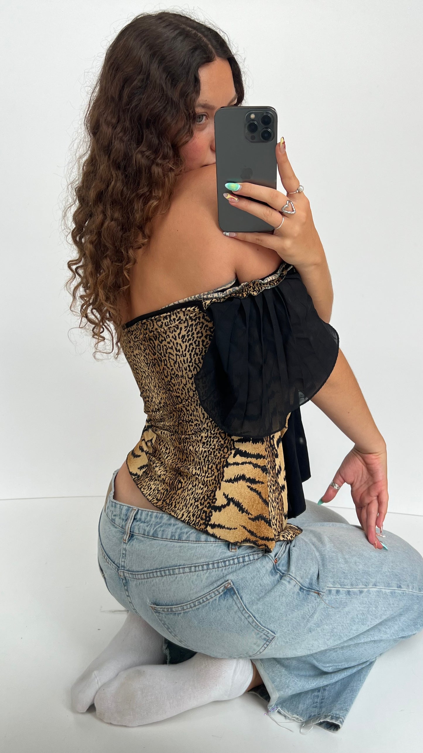 00s leopard print ruffle top- size L