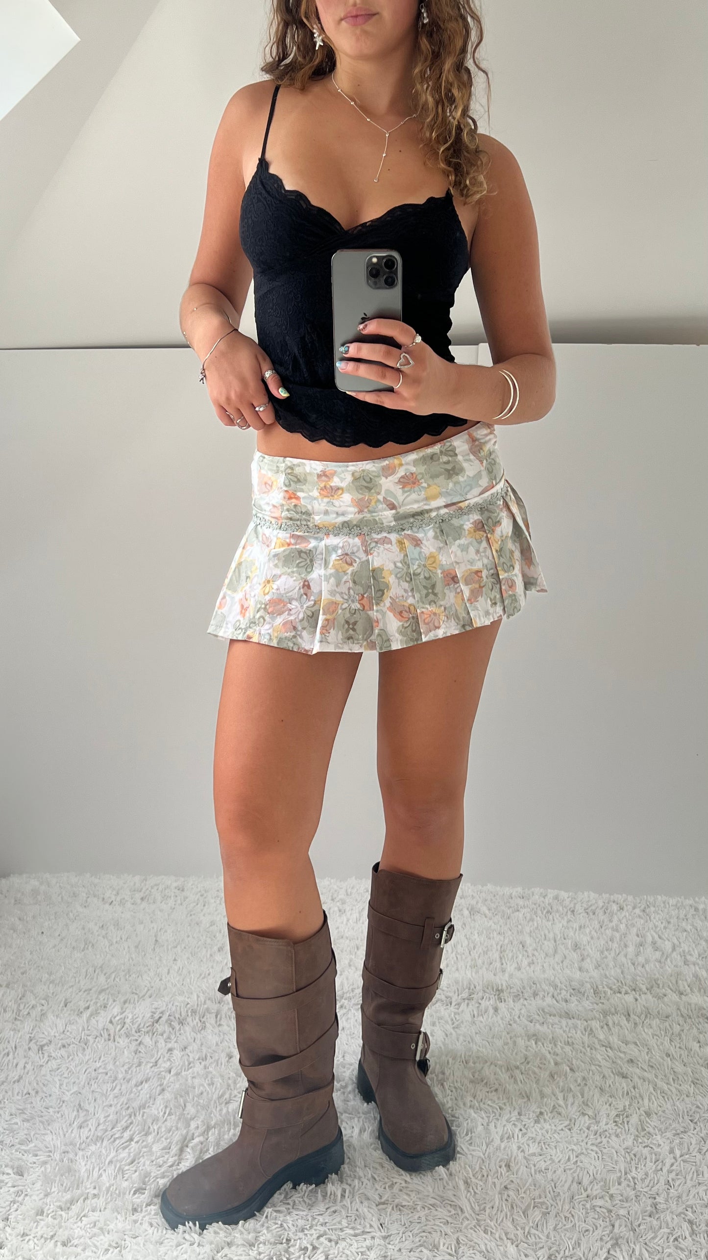 00s white green floral mini skirt- size S