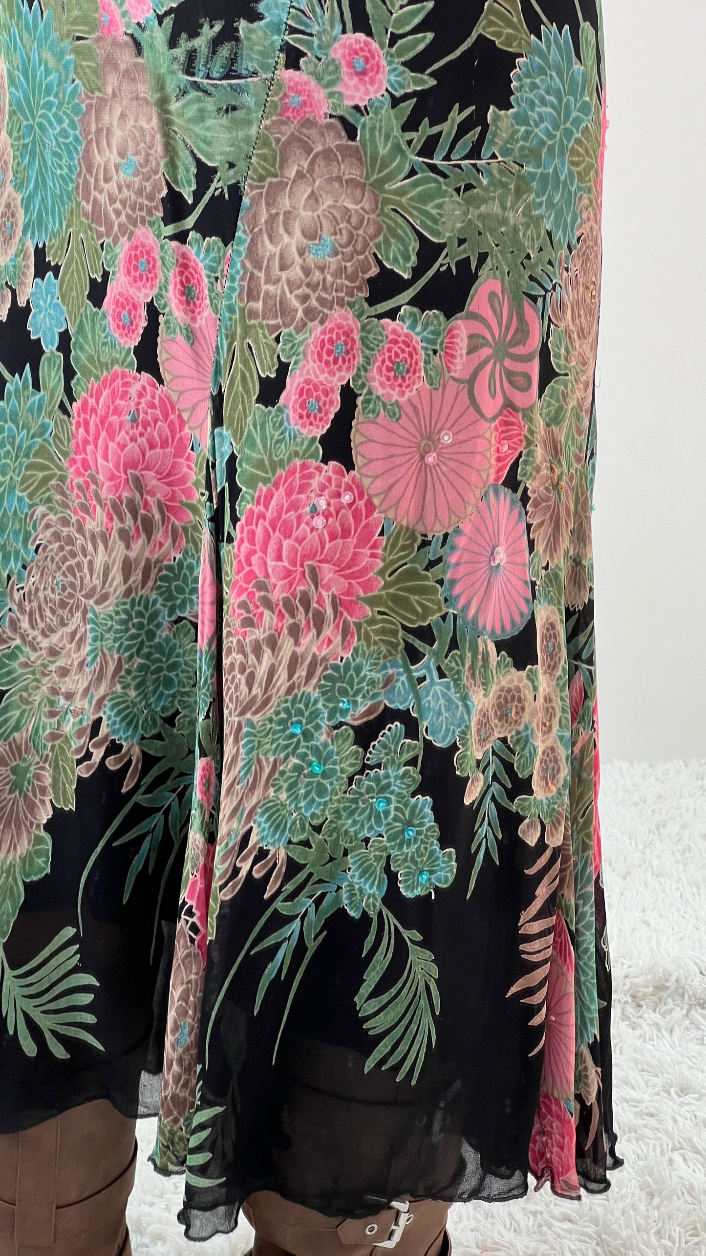00s black floral midi skirt- size M