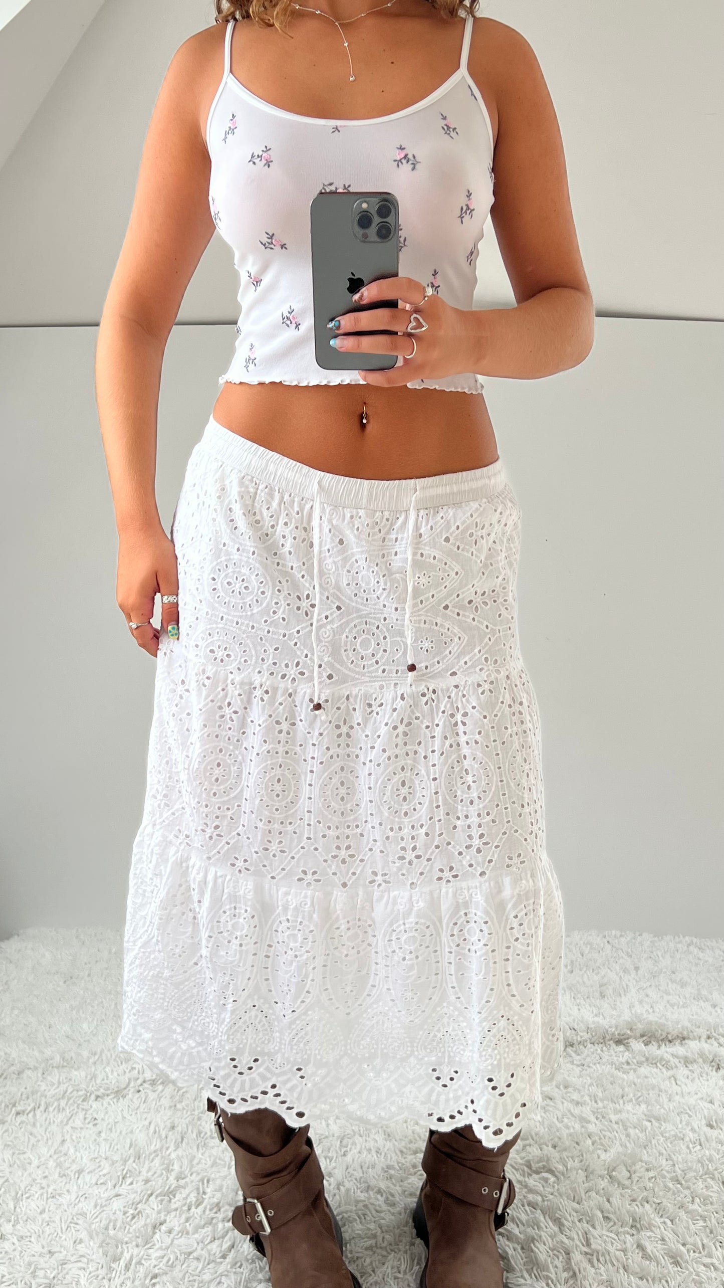 00s white tiered midi skirt- size M