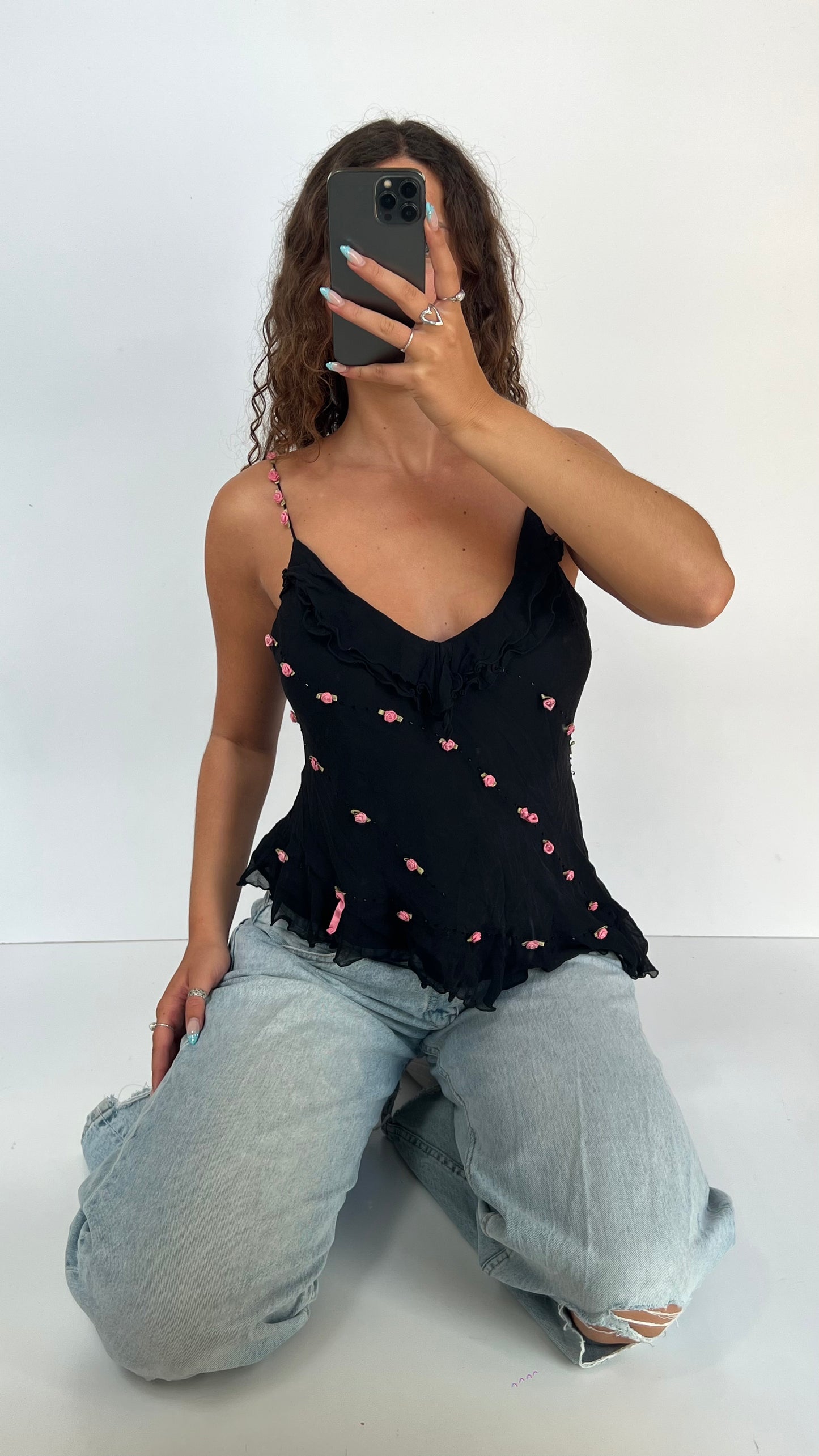 00s black silk flower cami- size L