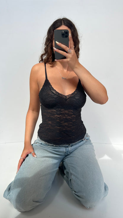 00s black lace cami- size M