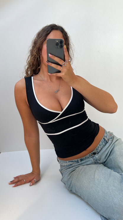 00s black white cami- size XS