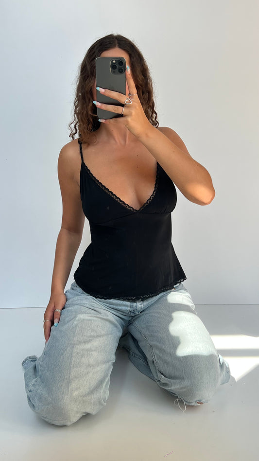 00s black lace cami- size M