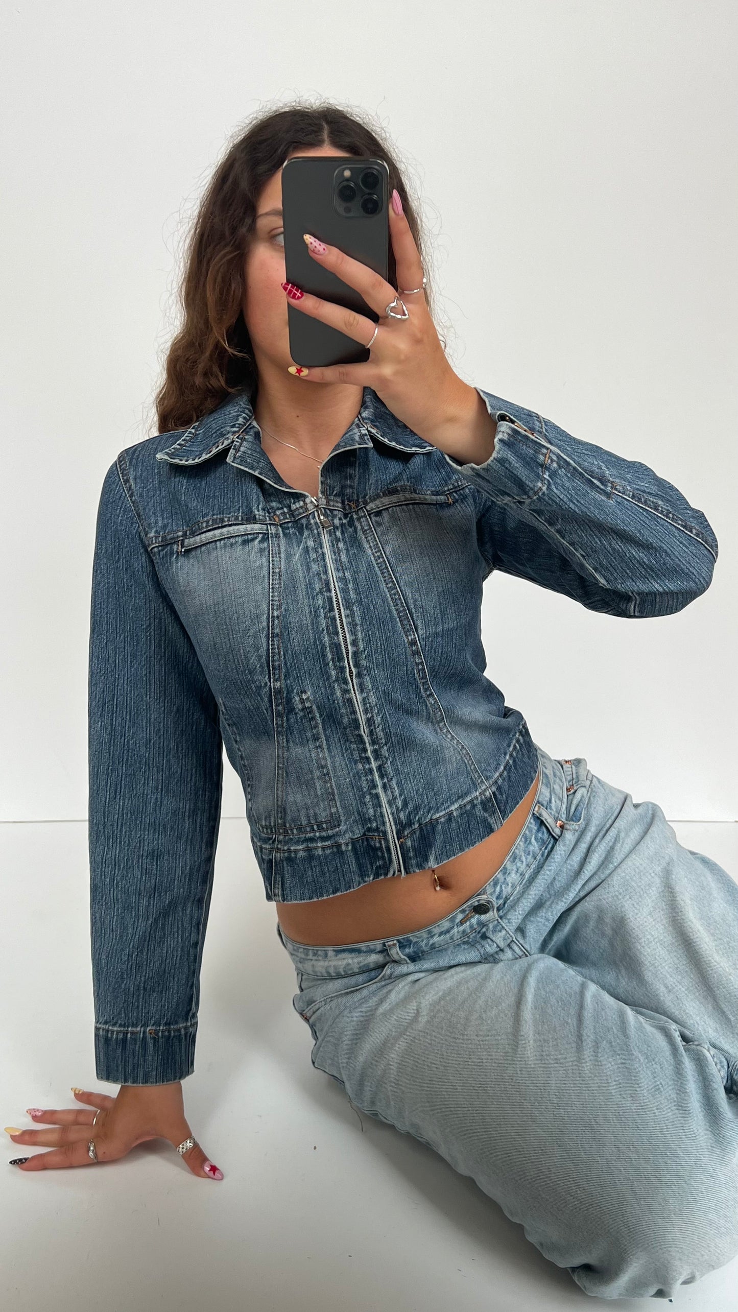 00s denim jacket- size M