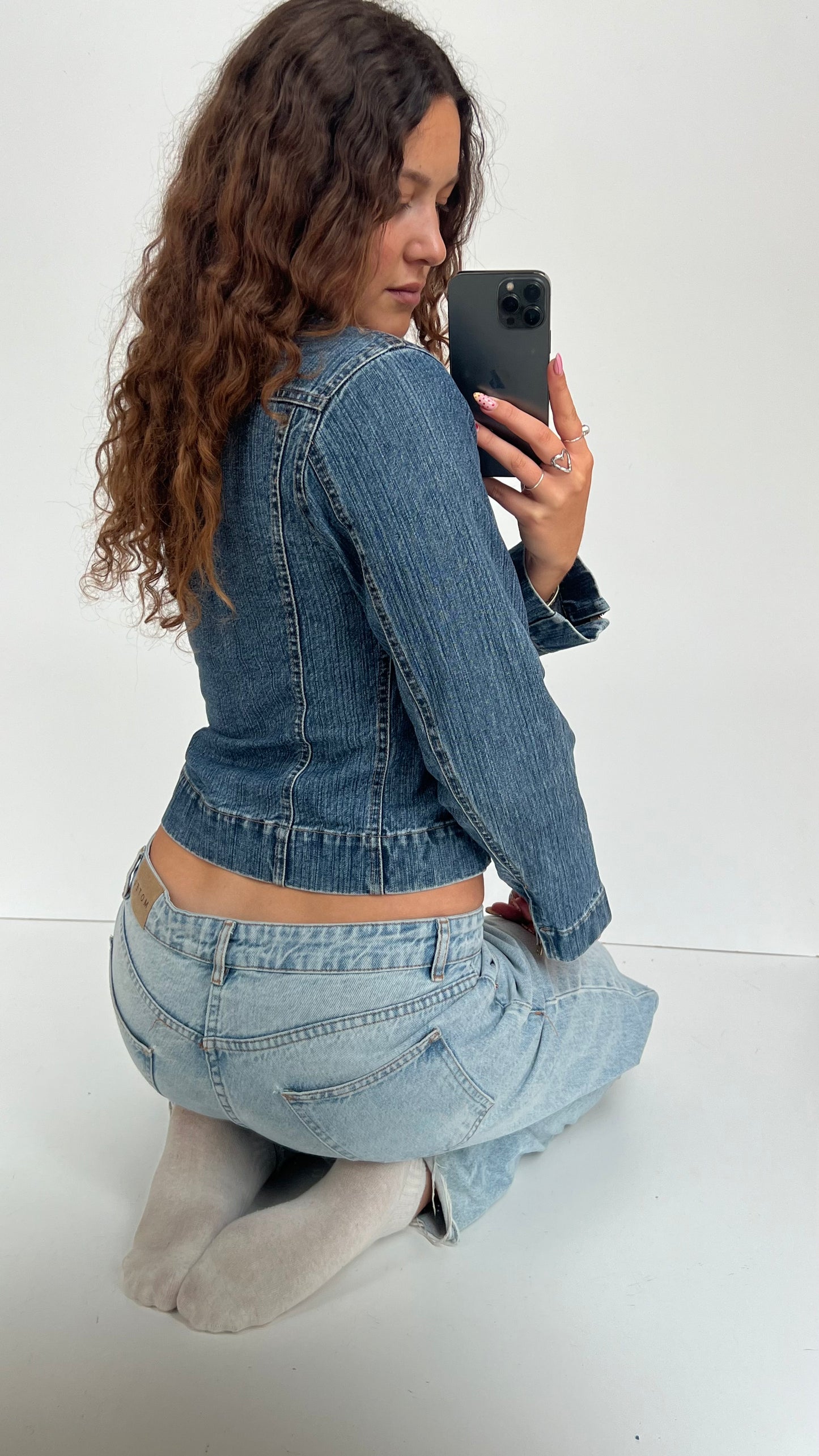 00s denim jacket- size M