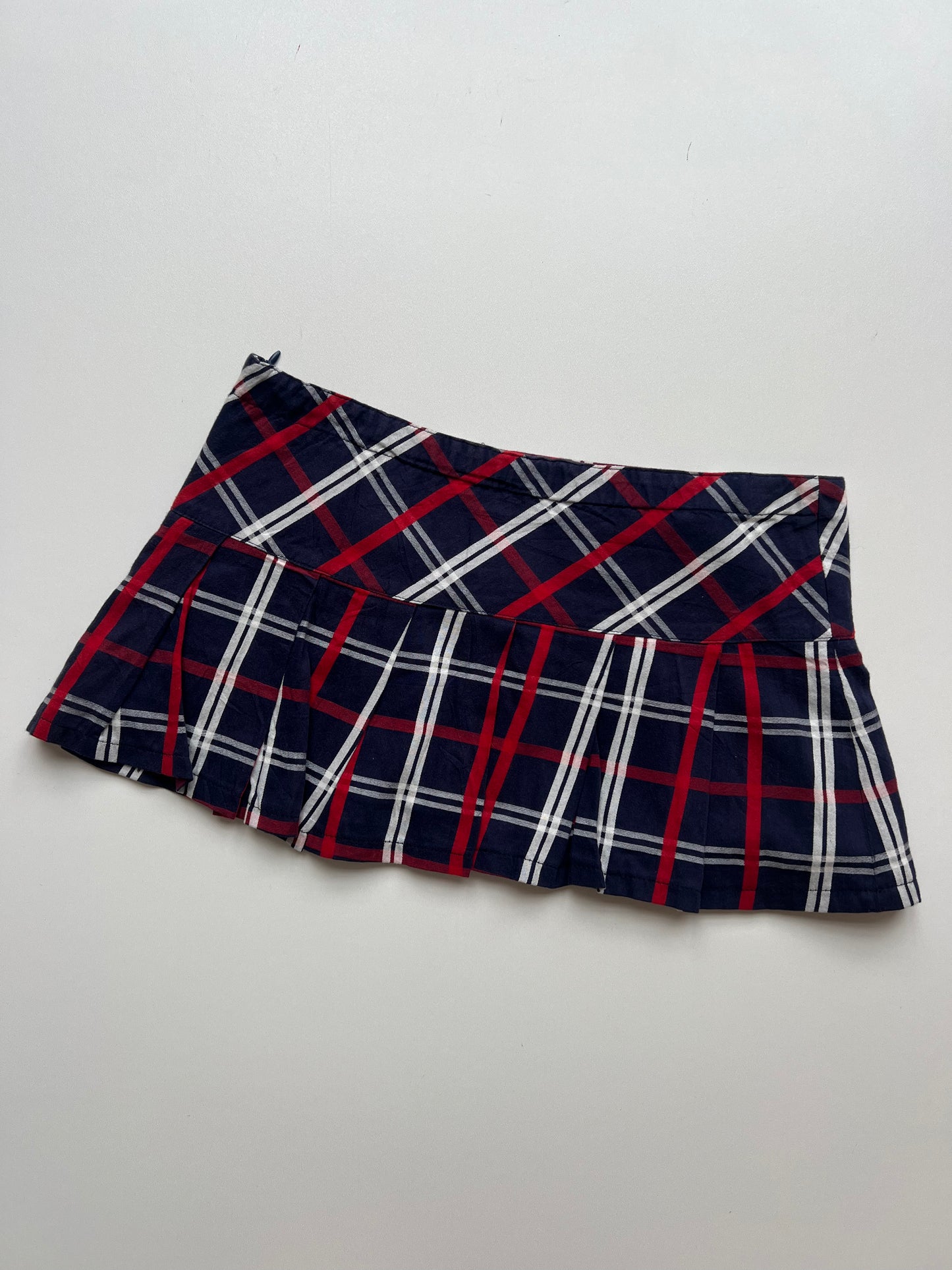 00s red plaid mini skirt- size S