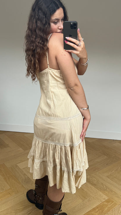 00s cream tiered midi dress- size M/L