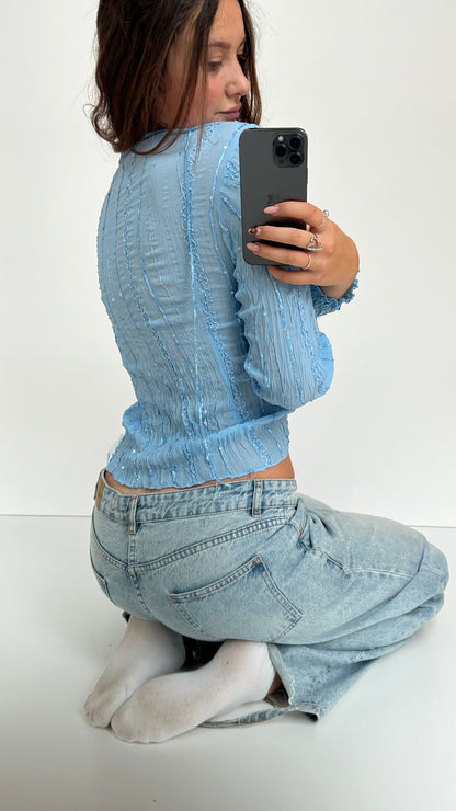 00s blue ruffle long sleeve top- size L