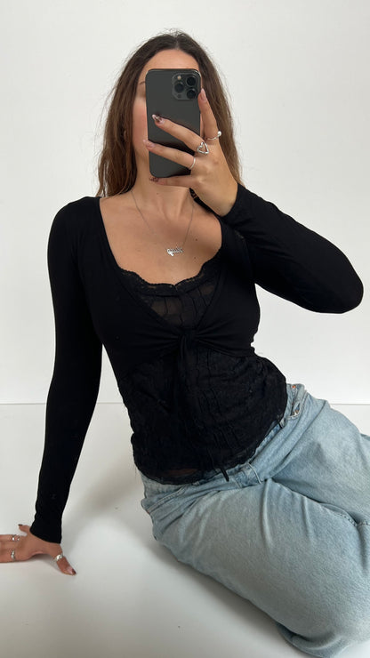 00s black lace long sleeve top- size S