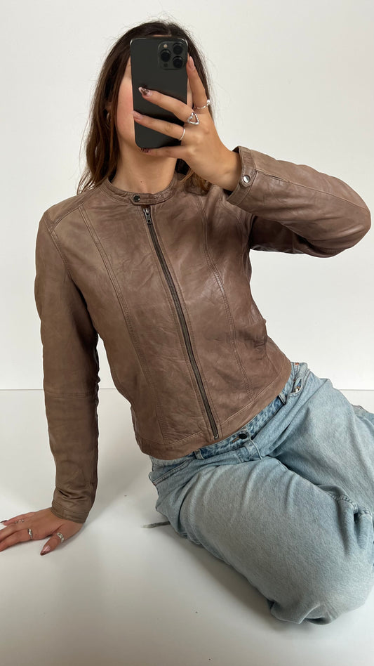 00s brown leather jacket- size M