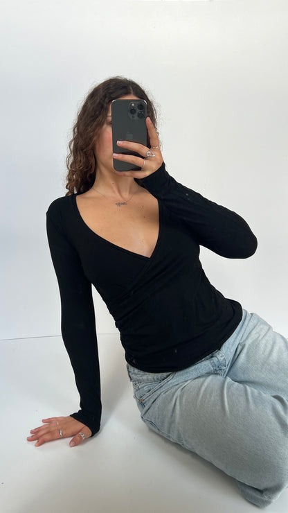 00s black wrap long sleeve top- size M