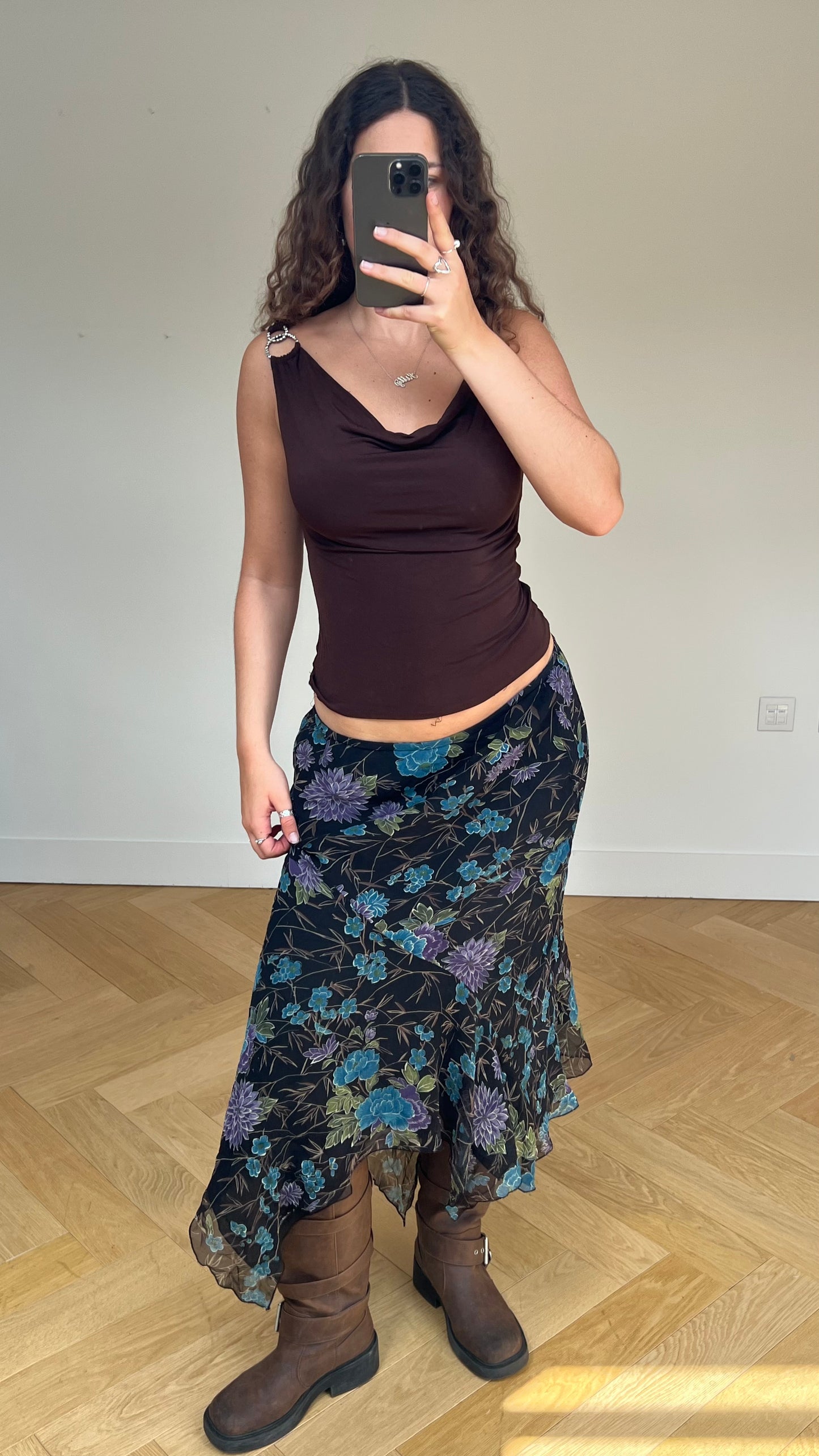 00s black floral maxi skirt- size L