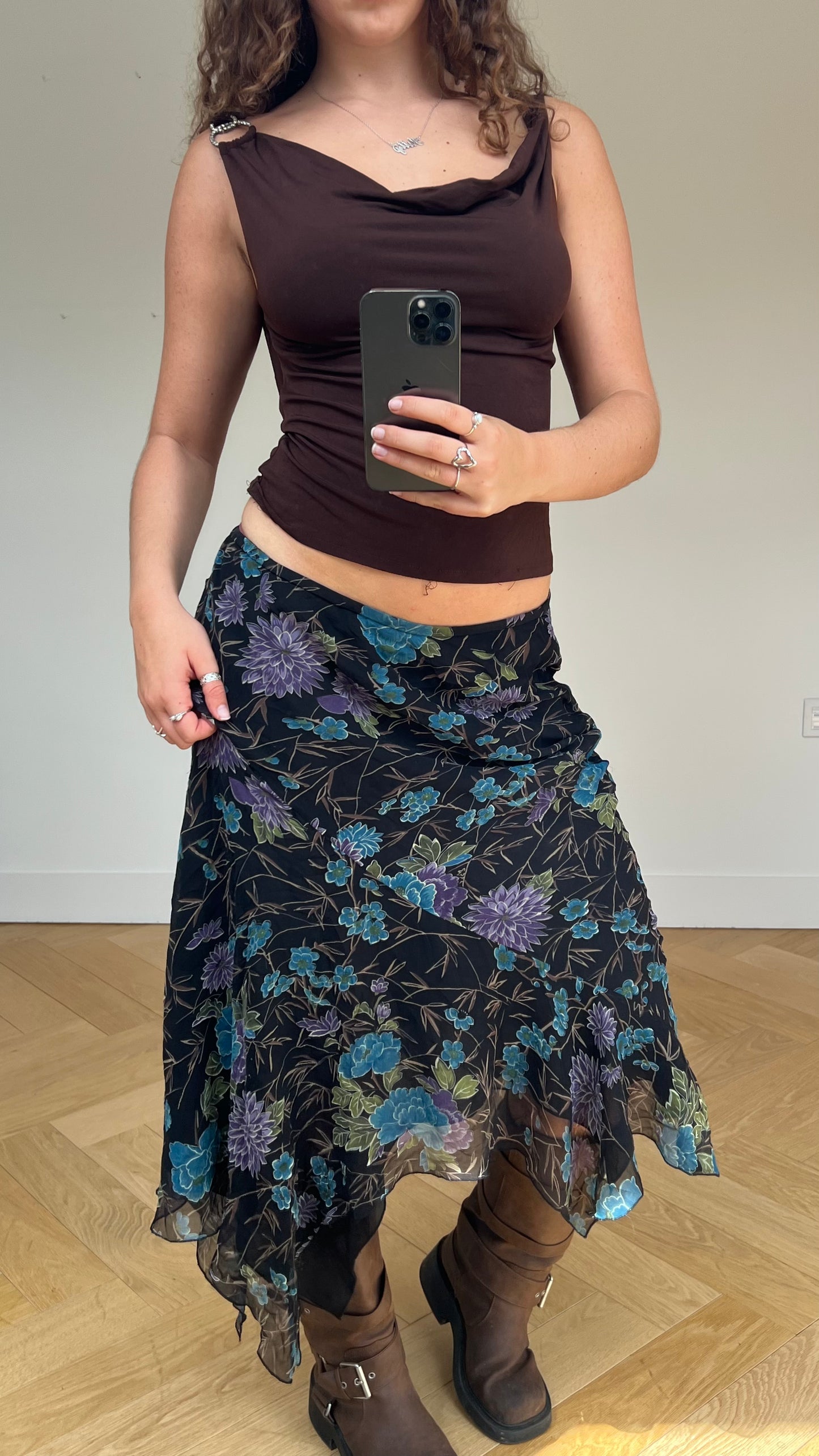 00s black floral maxi skirt- size L