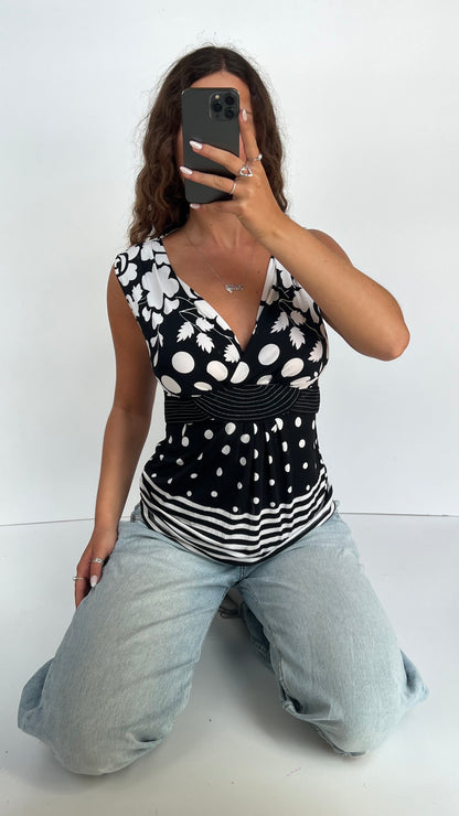 00s black white top- size S