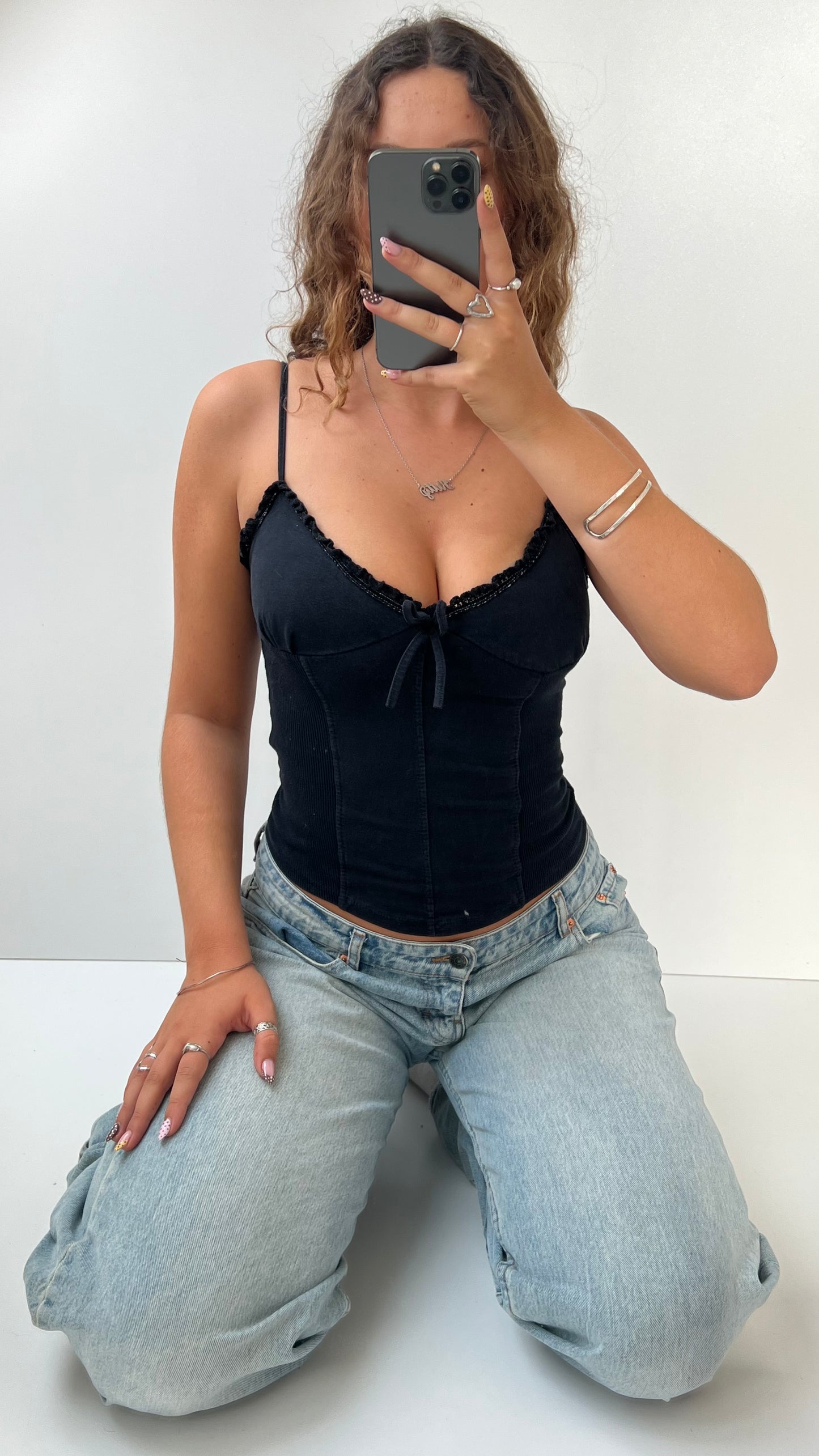 00s black textured cami- size XS