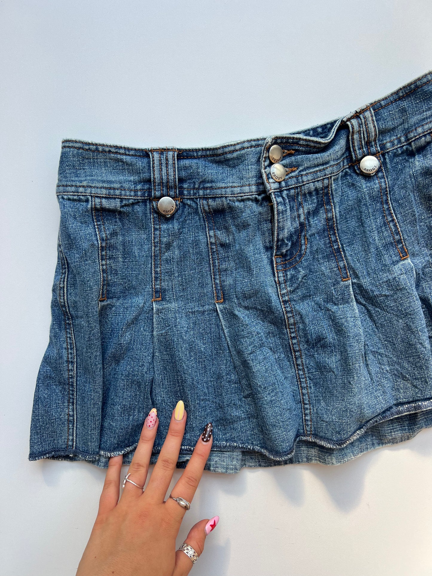 00s pleated denim mini skirt- size S