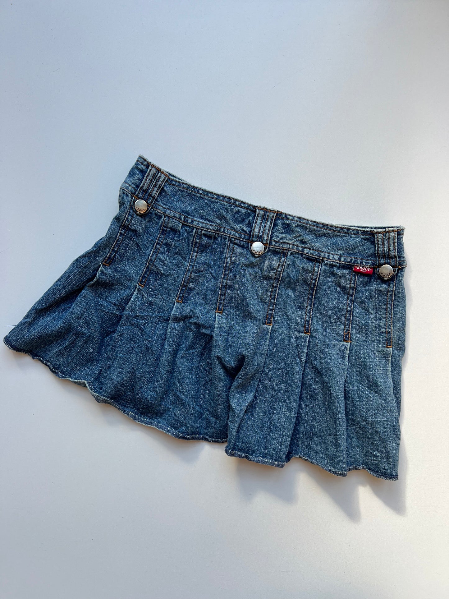 00s pleated denim mini skirt- size S