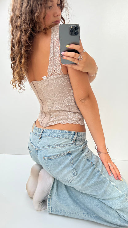 00s cream lace cami- size M