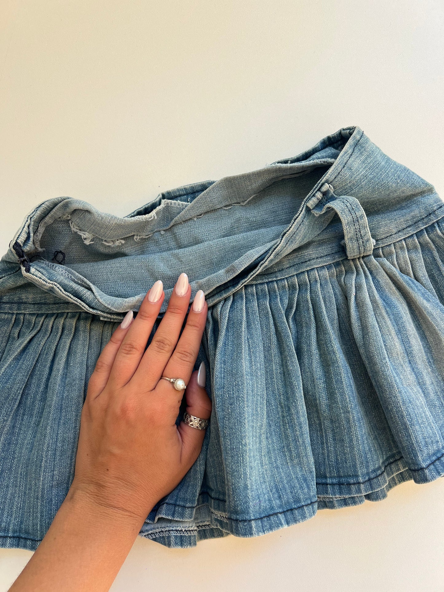 00s denim pleated mini skirt- size XS