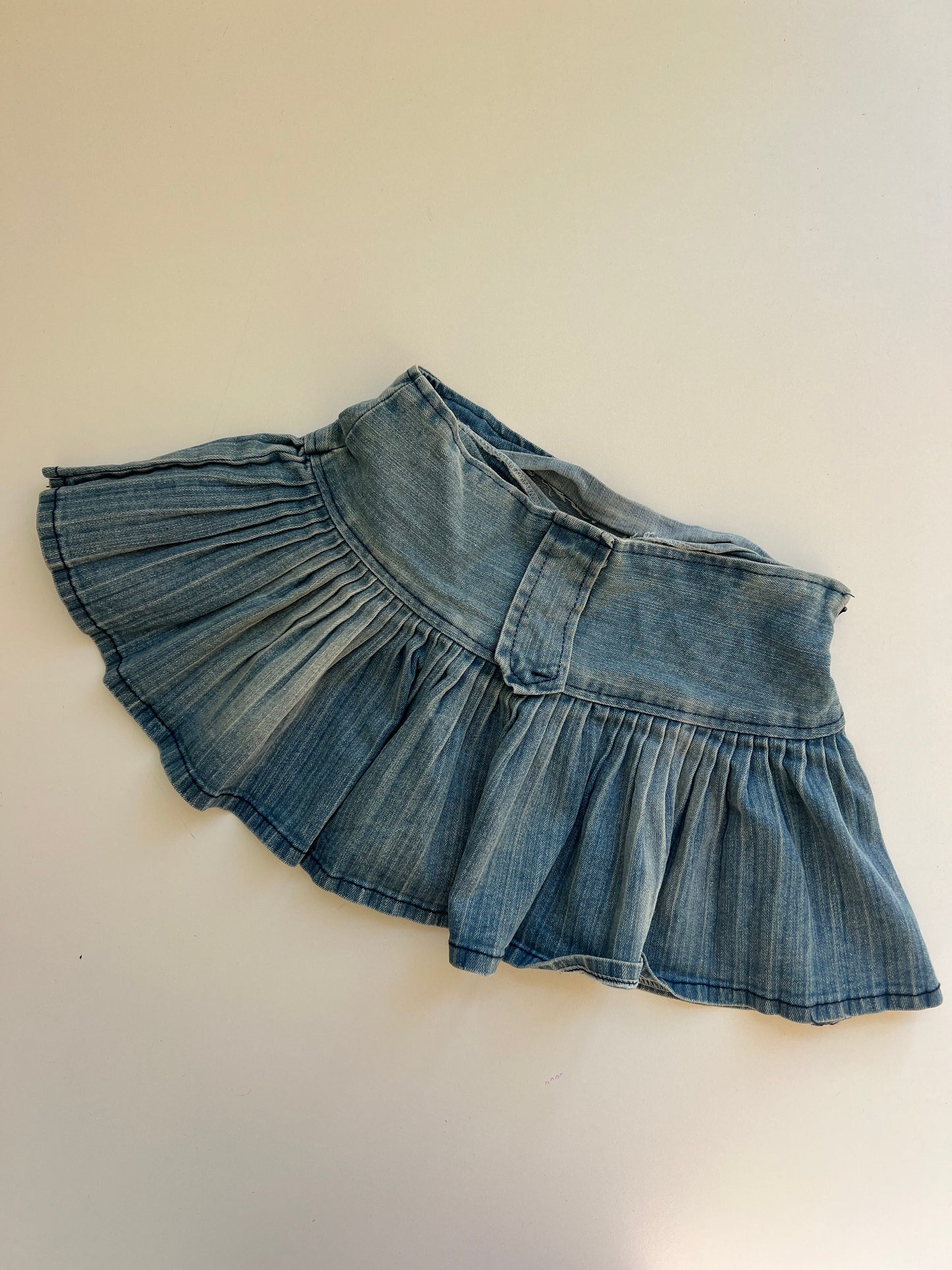 00s denim pleated mini skirt- size XS