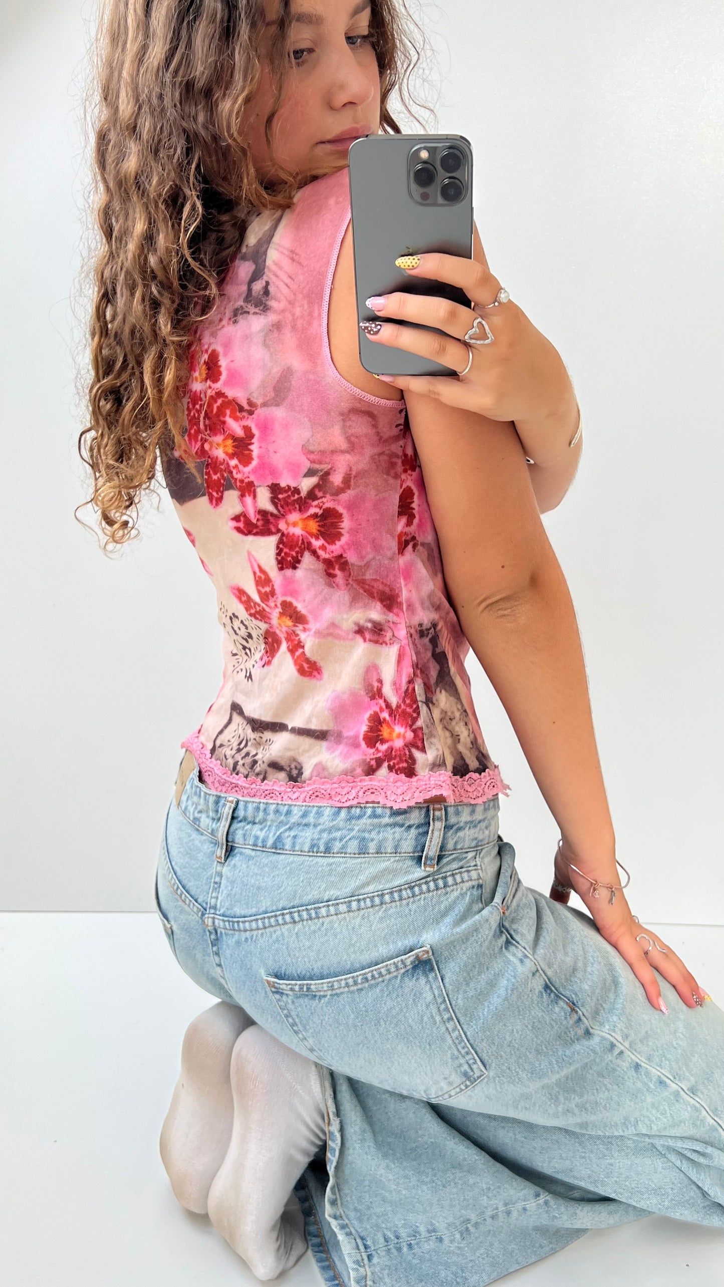 00s pink mesh graphic tank top- size M
