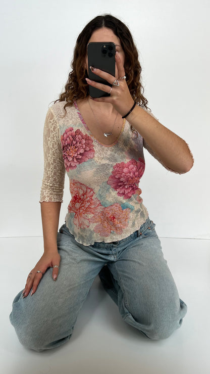 00s cream pink lace long sleeve top- size M