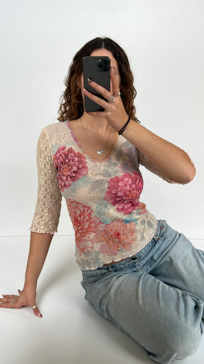 00s cream pink lace long sleeve top- size M