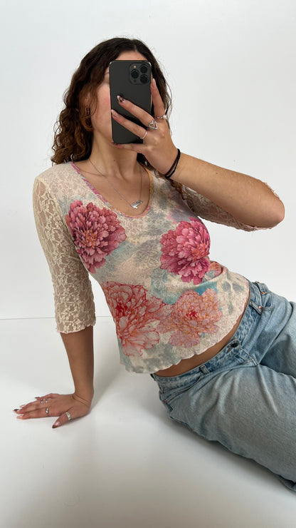 00s cream pink lace long sleeve top- size M