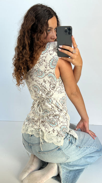00s white floral babydoll top- size M