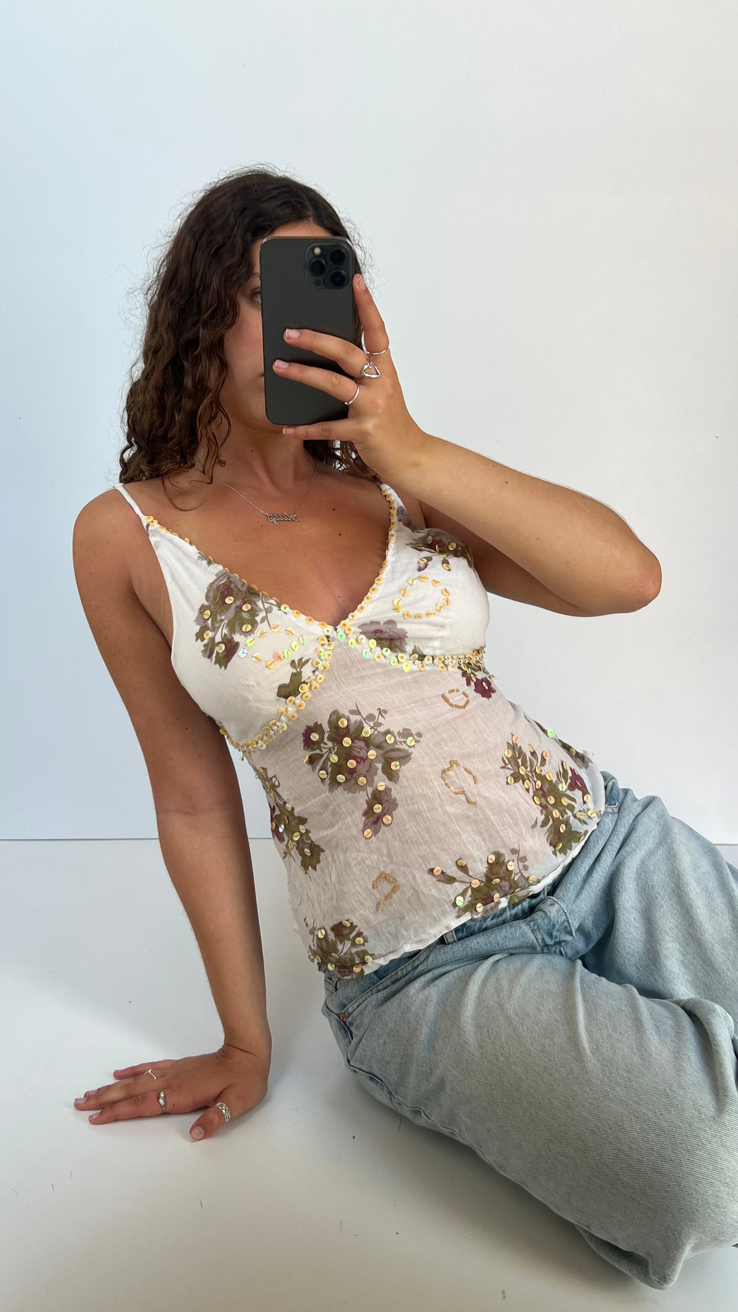 00s white floral sequin cami- size M