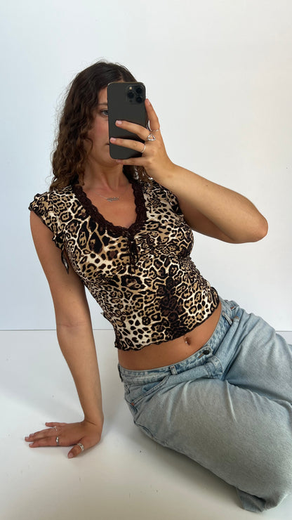 00s brown leopard baby tee- size S