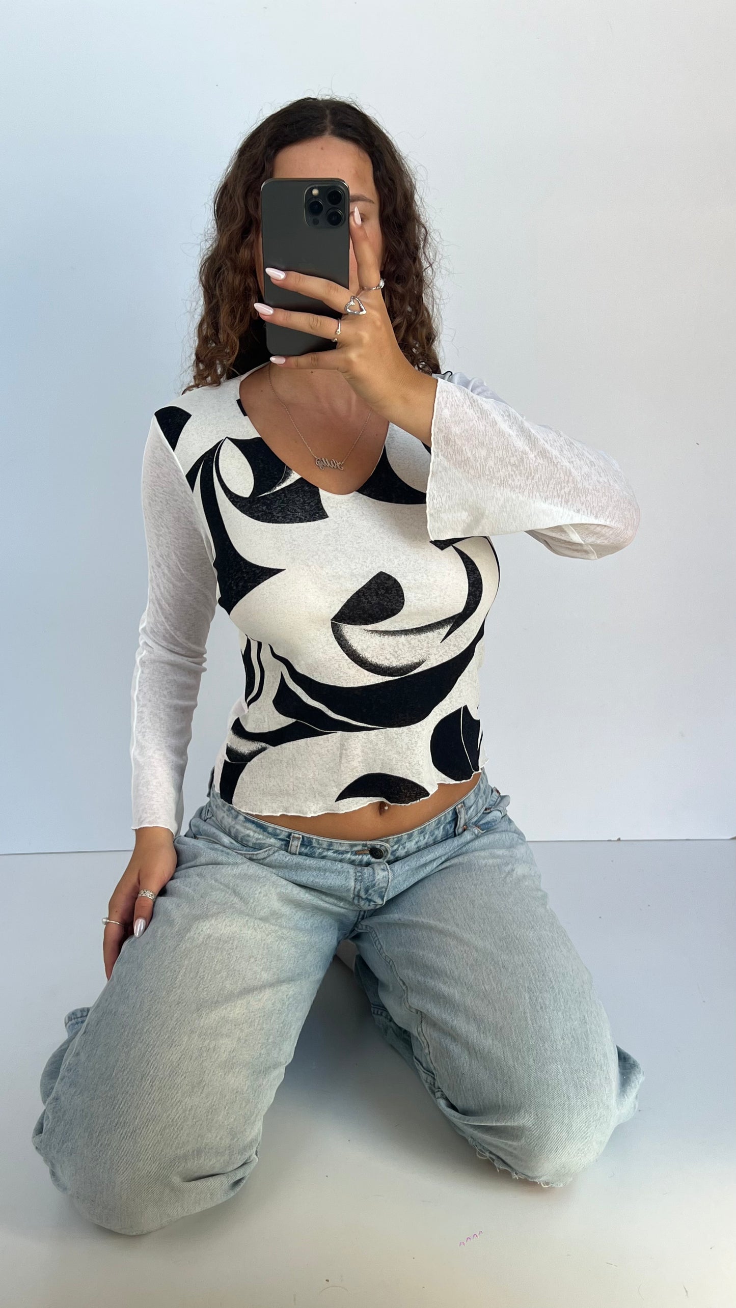 00s white swirl mesh top- size M