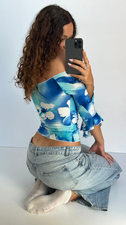 00s blue floral top- size M